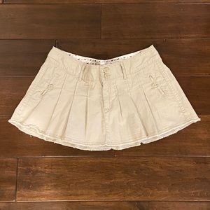 Pleated Low Rise Micro Mini in Tan/Cream/Khaki